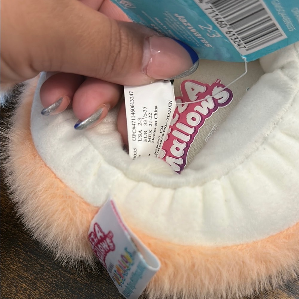 Fuzz A Mallows by Squishmallows Fuzzy Fox Slippers - Picture 8 of 8